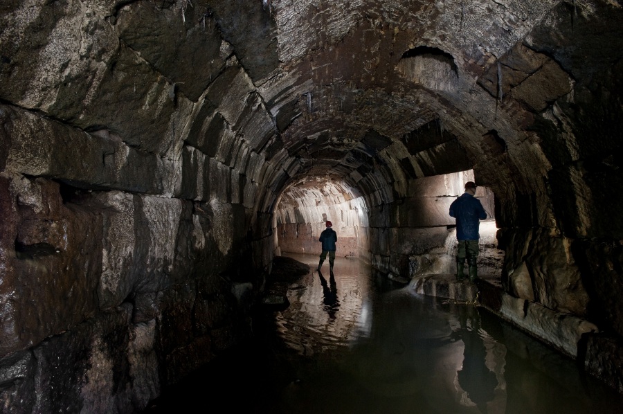 La storia segreta delle antiche latrine
