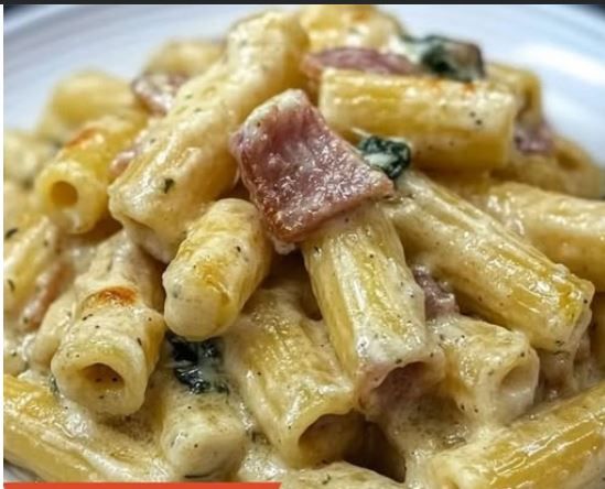 tortiglioni-con-zucchine-pancetta-e-crema-di-parmigiano