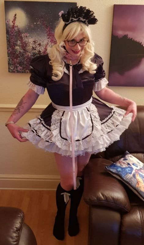 Asian curvy sissy maid