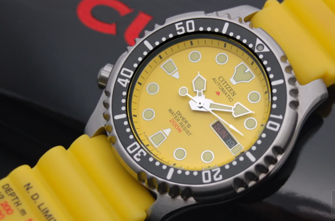 In attesa di un Heimdallr Sharkmaster SK19 ST-SBBN017 – Il giallo del diver  giallo