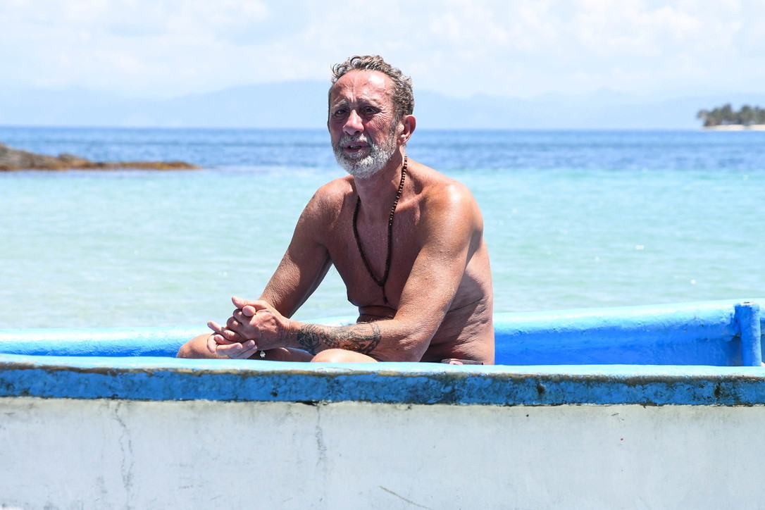 Edoardo Tavassi Lascia L Isola Dei Famosi