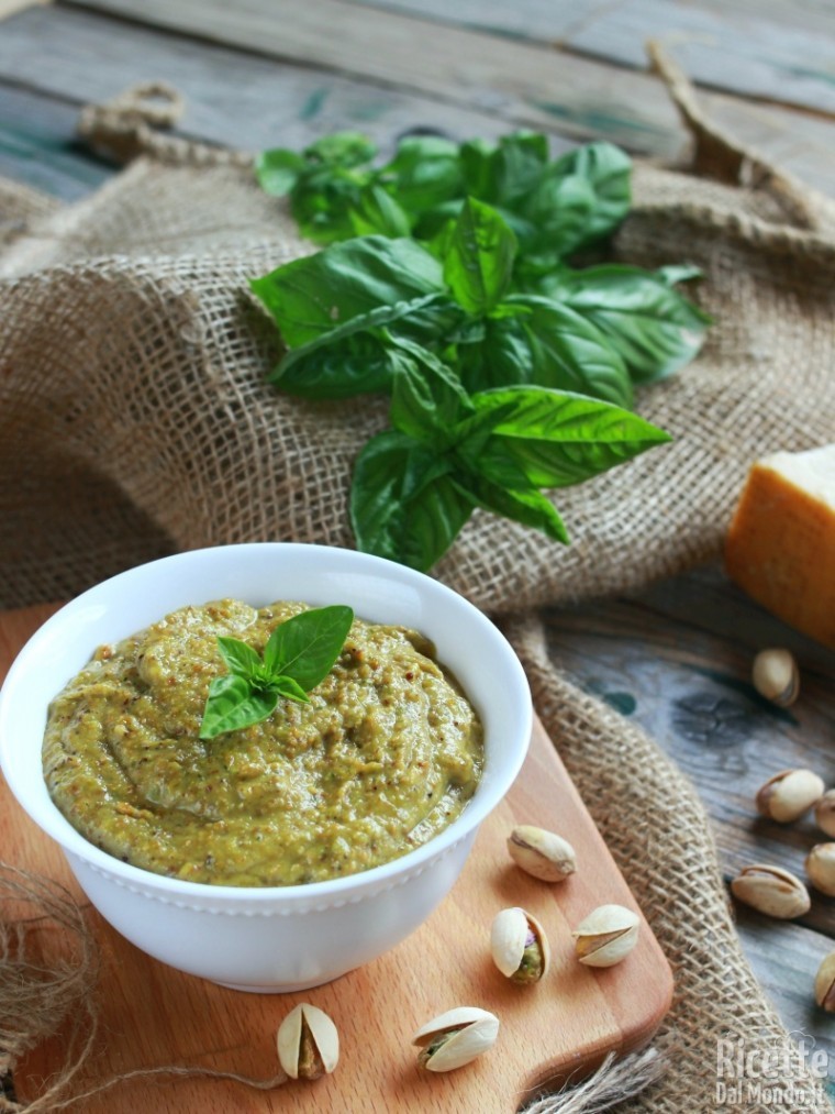 PISTACCHI CHE PASSIONE IL PESTO