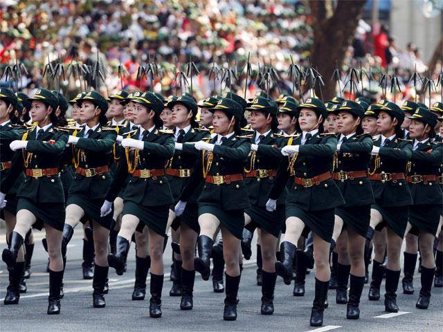 Vestito di un pezzo dal vestito estivo dal vestito corto dal partito