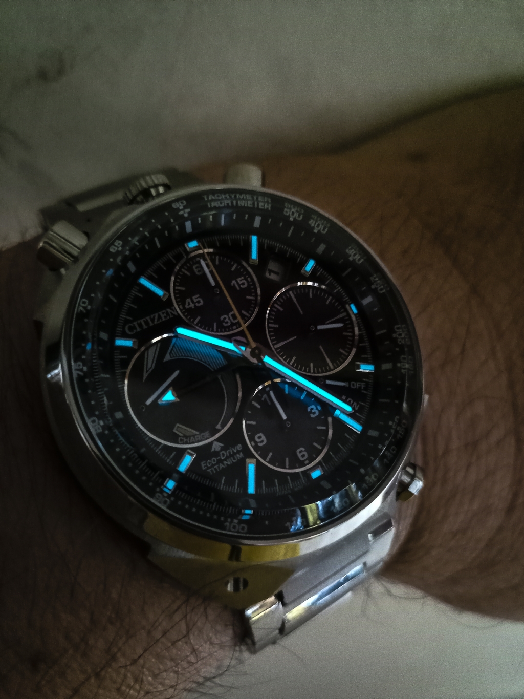 Citizen Eco-Drive AV0080-88E – Orologio Uomo In Titanio Con Quadrante Nero