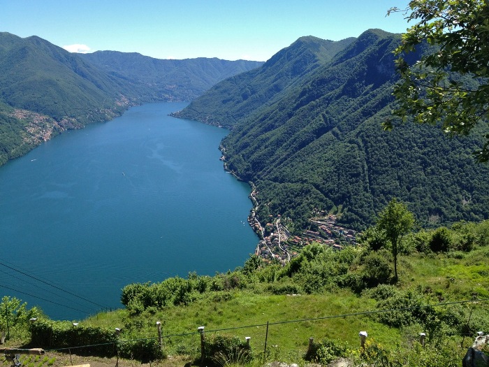 IL LAGO DI COMO O LARIO, IL PIÙ PROFONDO D'ITALIA E IL PIÙ BELLO DEL MONDO IL LAGO DI COMO O LARIO, IL PIÙ PROFONDO D'ITALIA E IL PIÙ BELLO DEL MONDO