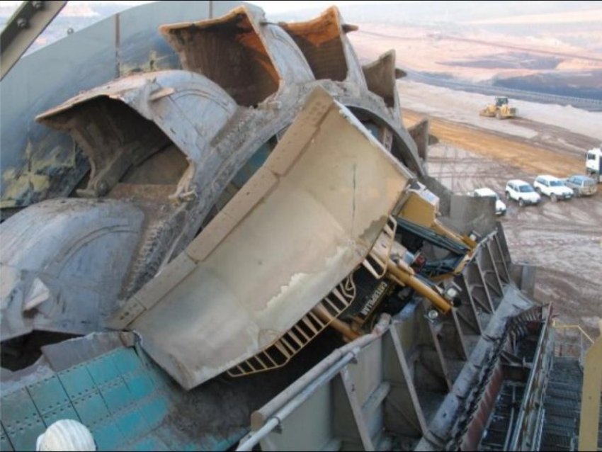IL BAGGER 288, L'ESCAVATORE PIÙ GRANDE DEL MONDO IL BAGGER 288, L'ESCAVATORE PIÙ GRANDE DEL MONDO