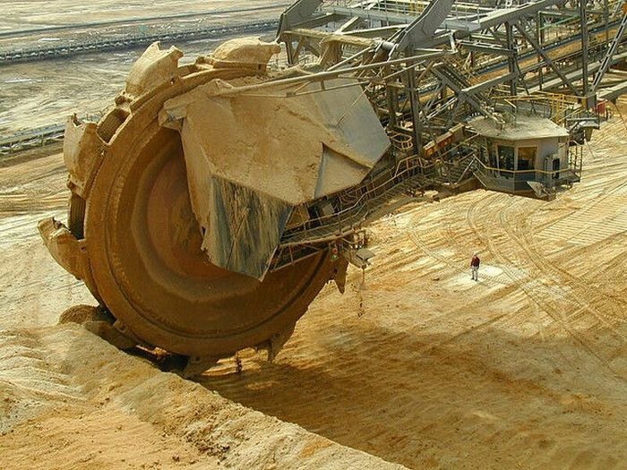 IL BAGGER 288, L'ESCAVATORE PIÙ GRANDE DEL MONDO IL BAGGER 288, L'ESCAVATORE PIÙ GRANDE DEL MONDO