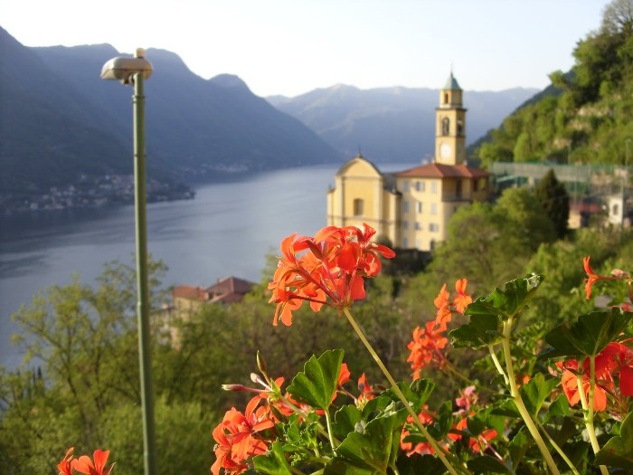 IL LAGO DI COMO O LARIO, IL PIÙ PROFONDO D'ITALIA E IL PIÙ BELLO DEL MONDO IL LAGO DI COMO O LARIO, IL PIÙ PROFONDO D'ITALIA E IL PIÙ BELLO DEL MONDO