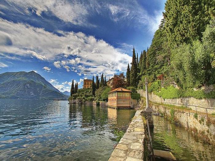 IL LAGO DI COMO O LARIO, IL PIÙ PROFONDO D'ITALIA E IL PIÙ BELLO DEL MONDO IL LAGO DI COMO O LARIO, IL PIÙ PROFONDO D'ITALIA E IL PIÙ BELLO DEL MONDO