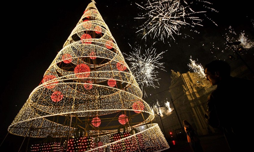 GLI ALBERI DI NATALE PIÙ BELLI DEL MONDO, DAI PIÙ STRANI AI PIÙ COLORATI