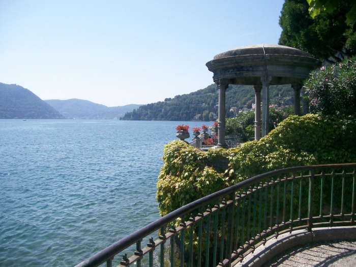 IL LAGO DI COMO O LARIO, IL PIÙ PROFONDO D'ITALIA E IL PIÙ BELLO DEL MONDO IL LAGO DI COMO O LARIO, IL PIÙ PROFONDO D'ITALIA E IL PIÙ BELLO DEL MONDO