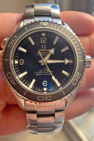 Omega Planet Ocean 8500: falso?