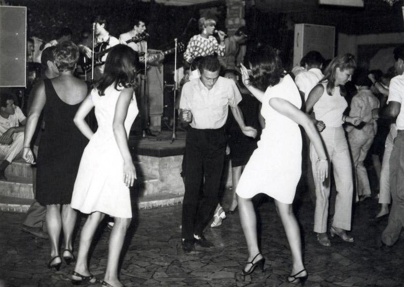 I GIOVANI negli anni 60...come si divertivano
